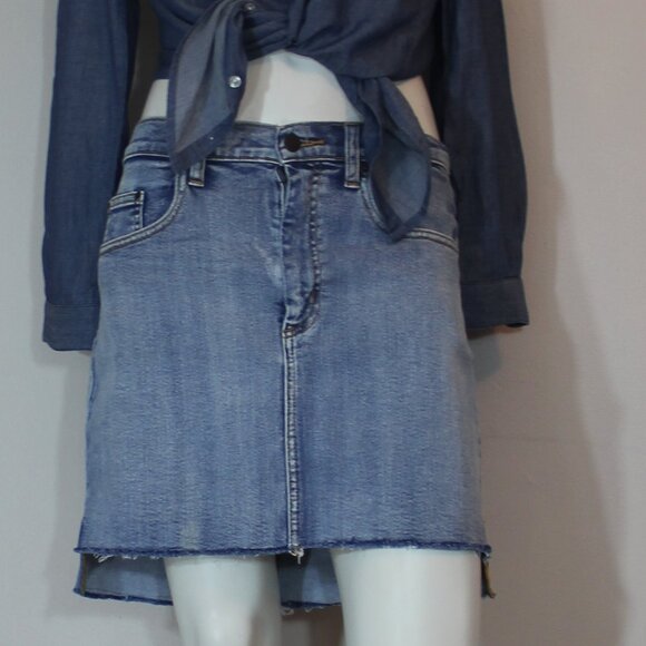 Aritzia Wilfred Free Medium Wash Raw Step Hem Denim Jean Skirt Size 6 - Picture 3 of 9